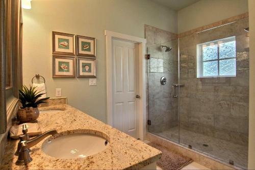 Cinnamon Shore- Southern Comfort 169 Be