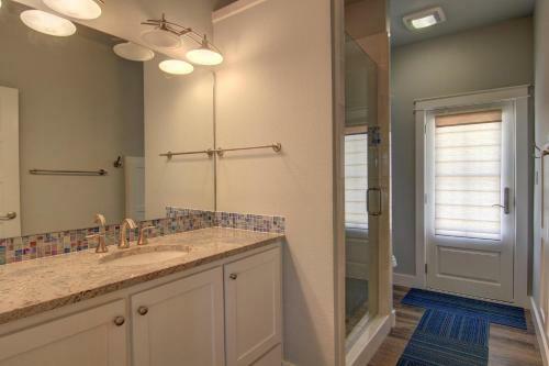 Cinnamon Shore- Seafare 251 Be