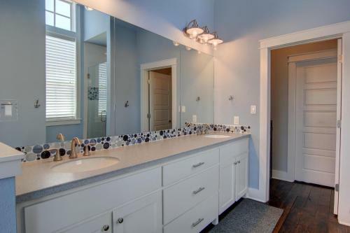 Cinnamon Shore- Seafare 251 Be