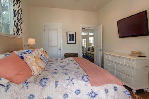 Cinnamon Shore- Lollygag 107 St
