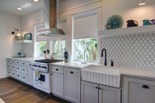 Cinnamon Shore- Lollygag 107 St