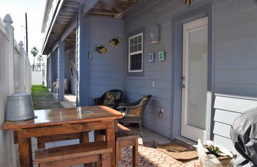 Kosta's Kasa - Three Bedroom Townhome