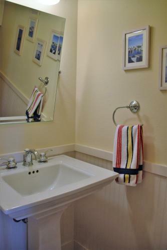 Banyan Beach House - Three Bedroom House