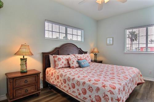 Bibby's Beach Bungalow Home