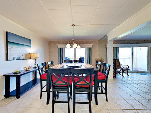 Apartamento Beachfront Penthouse Condo