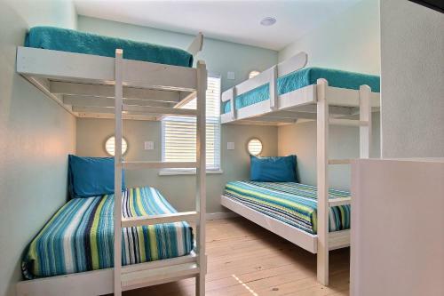 Pelicans Landing - Four Bedroom Home