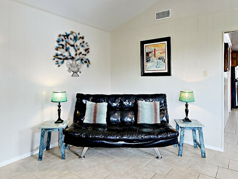 Lowki Upper - One Bedroom Bungalow