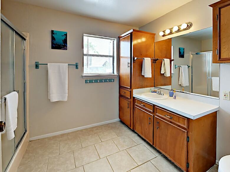 Lowki Upper - One Bedroom Bungalow