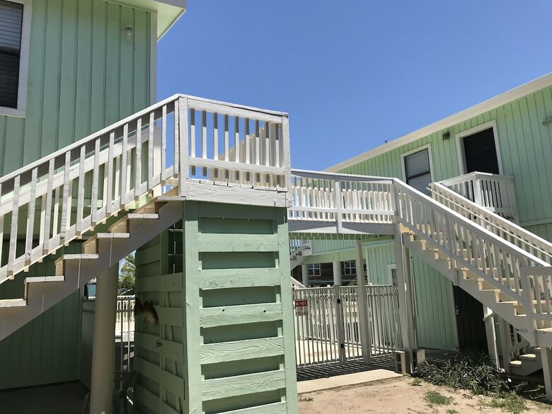 Lowki Upper - One Bedroom Bungalow