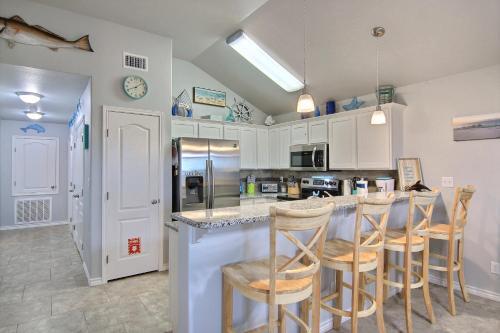 Blue Pineapple House