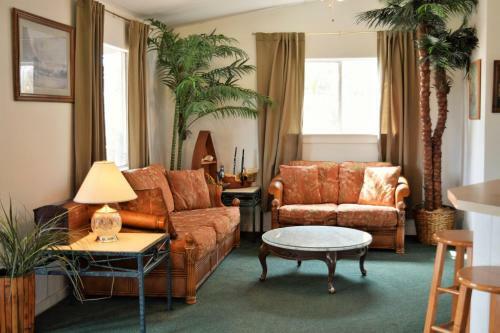 Beach House - Two Bedroom Home