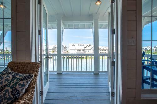 Happy Kat Cottage By The Sea