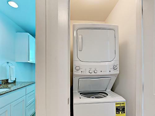 The Commons 801 - Three Bedroom Townhome