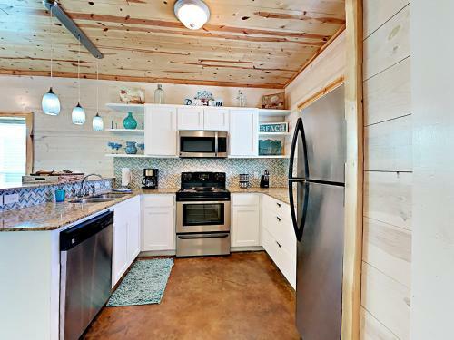 The Commons 801 - Three Bedroom Townhome