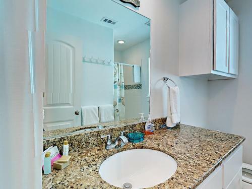 The Commons 801 - Three Bedroom Townhome