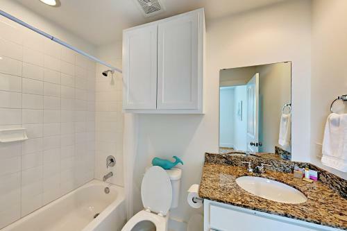 The Commons 403 - Three Bedroom Townhome