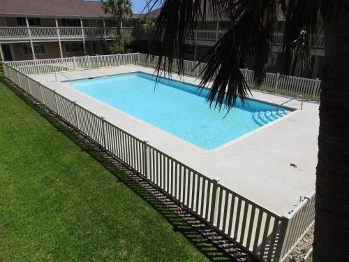 Apartamento Courtyard #121 Condo