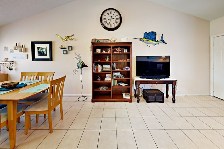 Southern Comfort - Two Bedroom Duplex