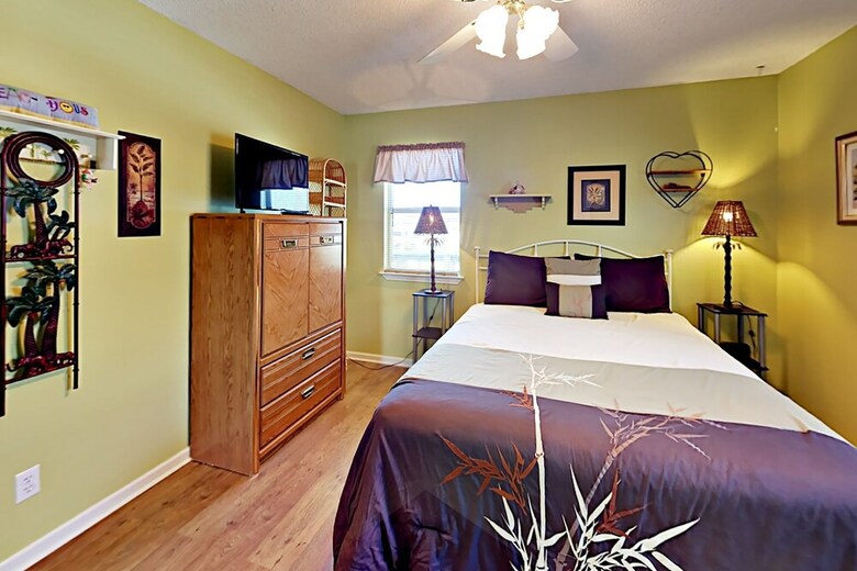 Southern Comfort - Two Bedroom Duplex