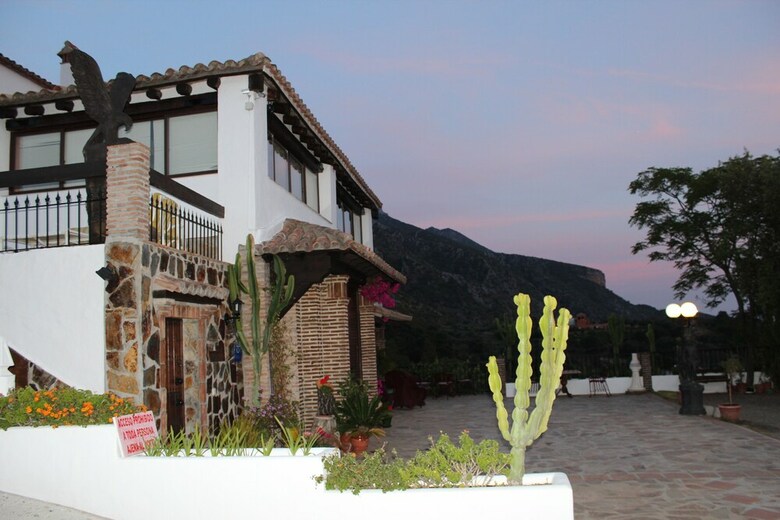 Hotel Los Jarales