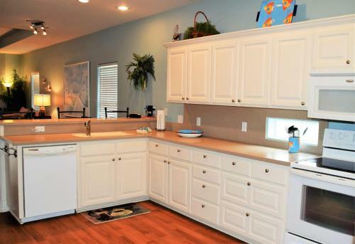 Spinnaker House - Four Bedroom Home