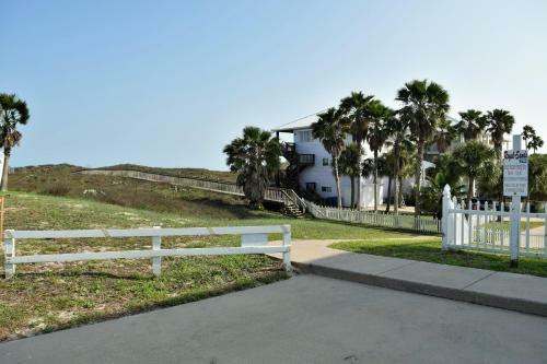 Spinnaker House - Four Bedroom Home