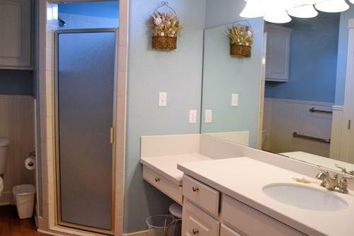 Spinnaker House - Four Bedroom Home