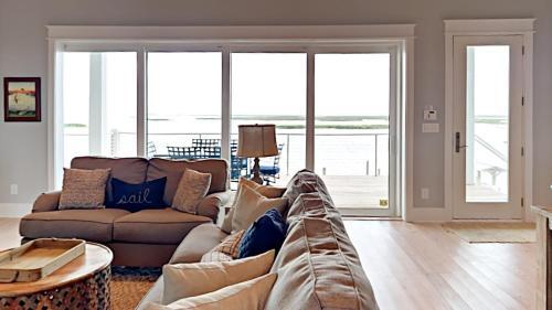 Bay Bay Blue Home