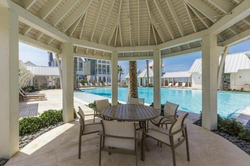 164 Sunset Avenue Townhouse