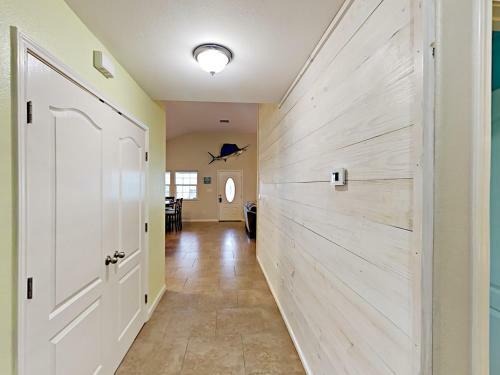 Doodle Digs - Three Bedroom Home