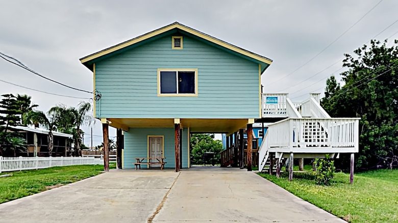 Deckhouse - Two Bedroom Home