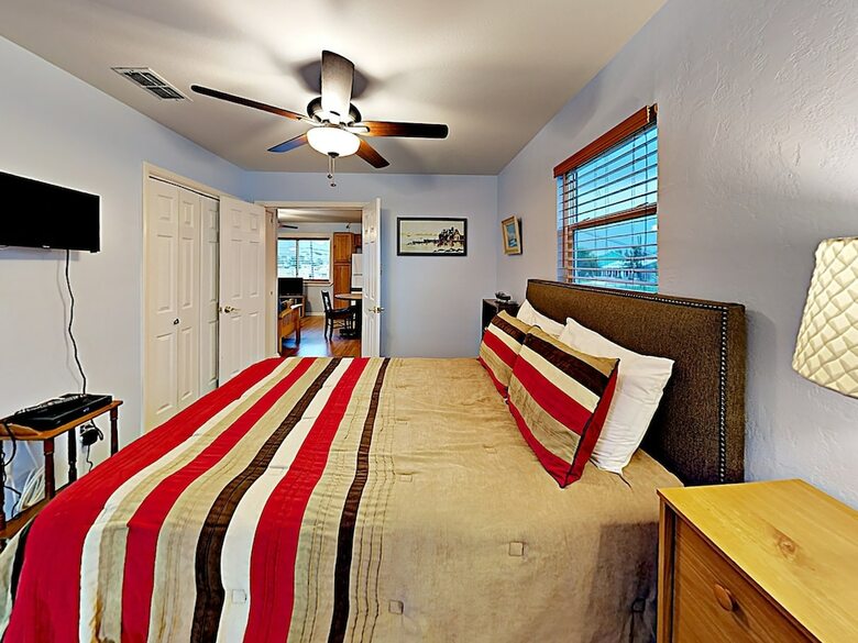 Deckhouse - Two Bedroom Home