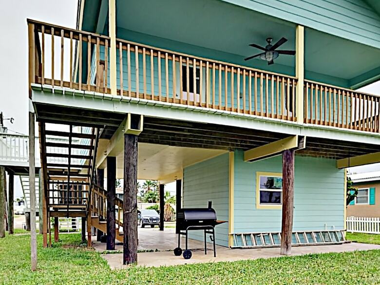 Deckhouse - Two Bedroom Home