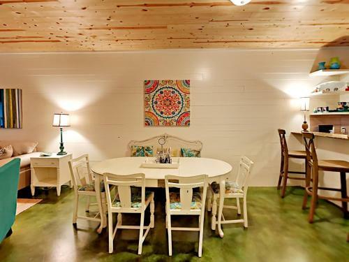 The Commons 702 - Three Bedroom Townhome