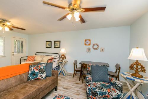622 N Palimino Apartment Unit B Apts