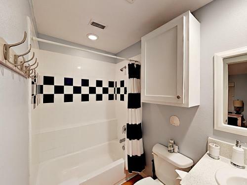 The Commons 304 - Three Bedroom Townhome