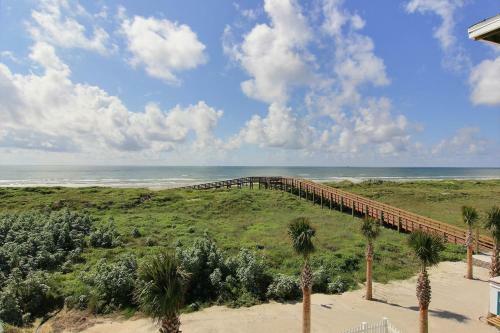 Gulfwaters Beachfront 101/102 Home