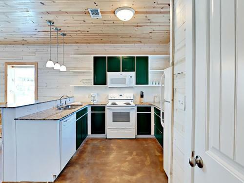 The Commons 601 - Three Bedroom Townhome