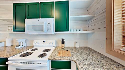 The Commons 601 - Three Bedroom Townhome