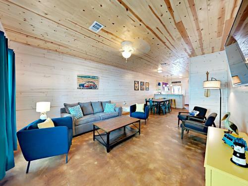 The Commons 602 - Three Bedroom Townhome