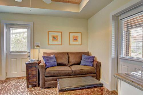 Rnr Cottage