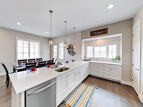 175 Sunset Avenue Townhouse