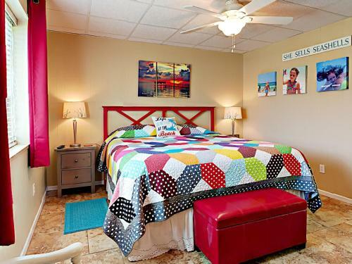 41ir: Beach Retreat - Three Bedroom Home