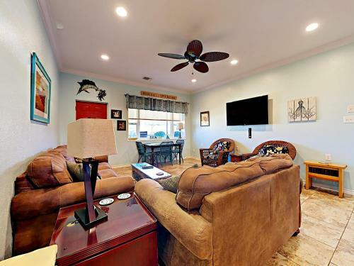 41ir: Beach Retreat - Three Bedroom Home