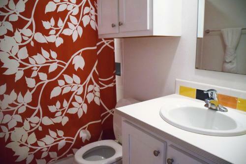 The Commons 101 - Three Bedroom Townhome