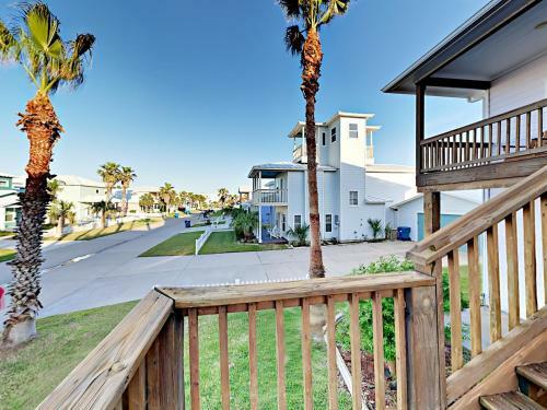 Beachy Keen - Five Bedroom Home