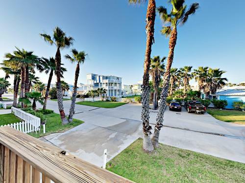 Beachy Keen - Five Bedroom Home