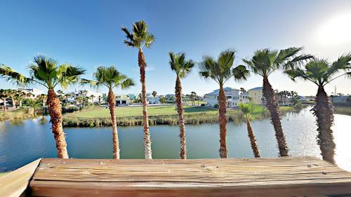 Beachy Keen - Five Bedroom Home