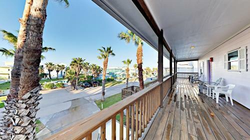 Beachy Keen - Five Bedroom Home