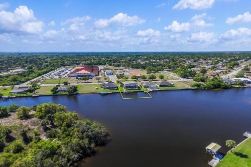 Lake View Retreat